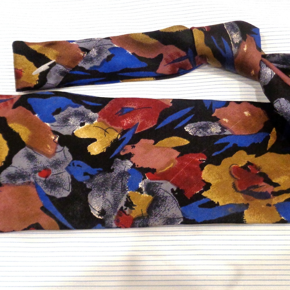 UNIQUE HANDMADE NECKTIE ISACO 100% SILK 59"L 3.5"W